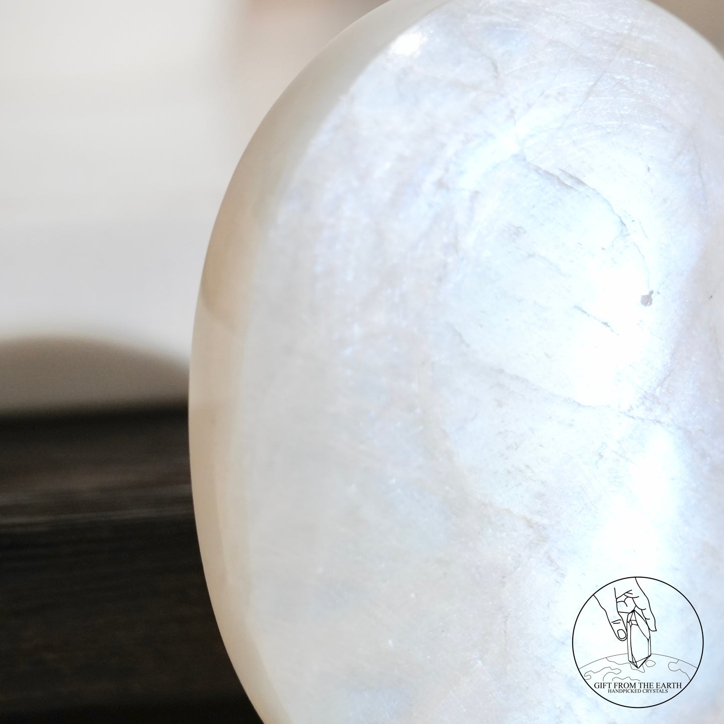 坦桑尼亞白月光石把件