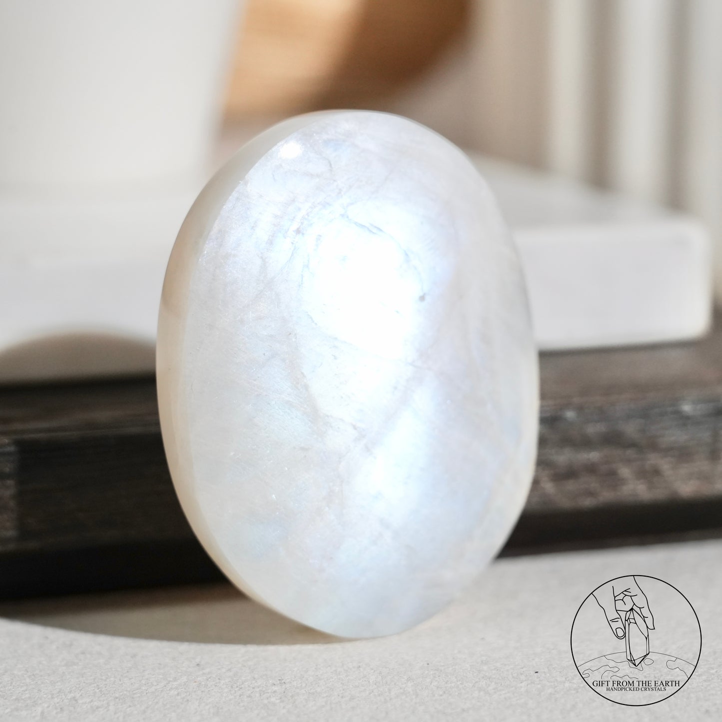 坦桑尼亞白月光石把件