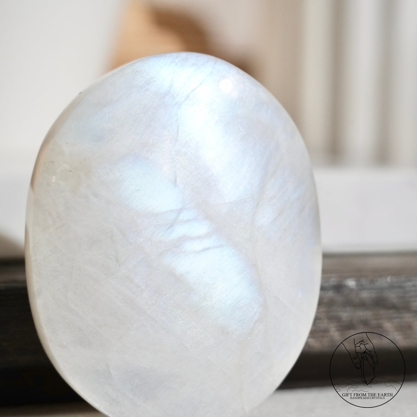 坦桑尼亞白月光石把件