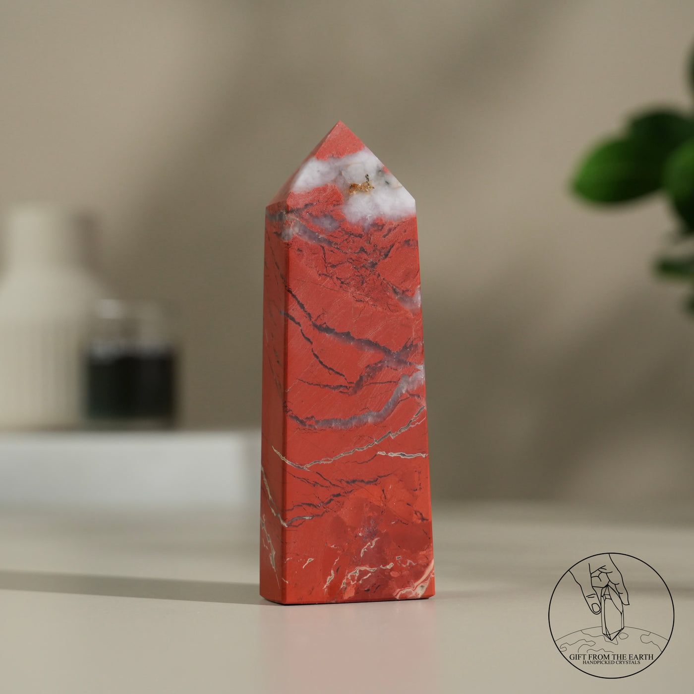 紅碧玉柱白水晶共生