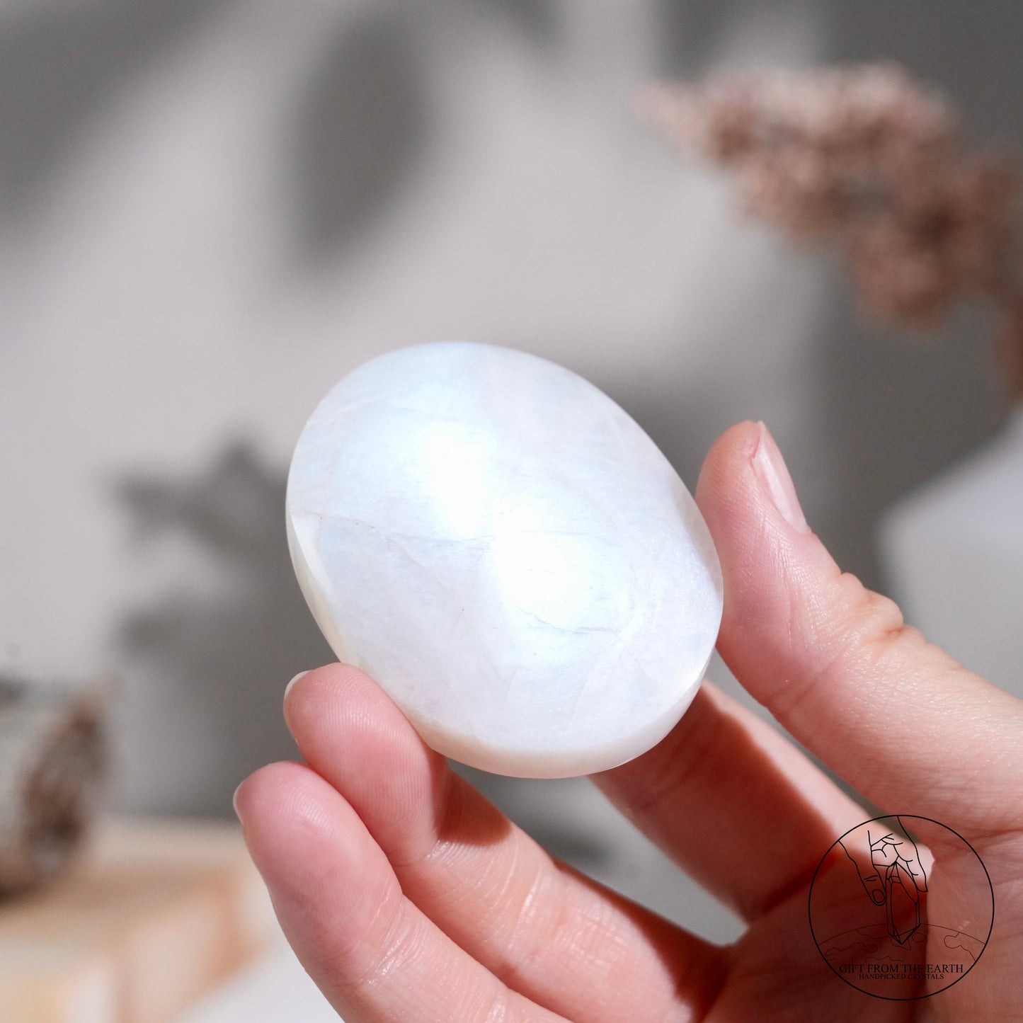 坦桑尼亞白月光石把件