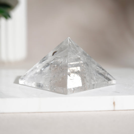白水晶金字塔