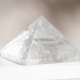 白水晶金字塔
