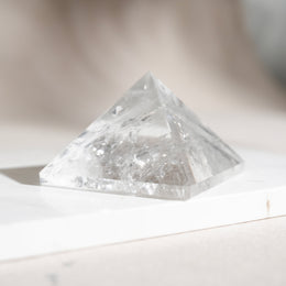 白水晶金字塔