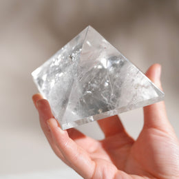 白水晶金字塔