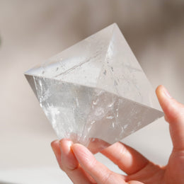 白水晶金字塔