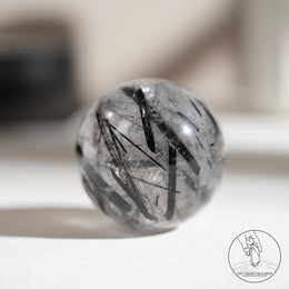 白水晶球黑碧璽共生