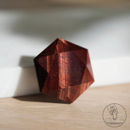 紅虎眼石大衛星