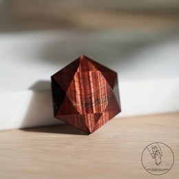 紅虎眼石大衛星