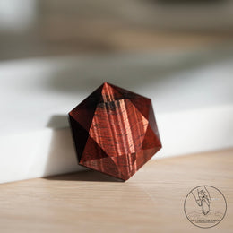 紅虎眼石大衛星