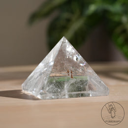 白水晶金字塔幽靈髮晶共生
