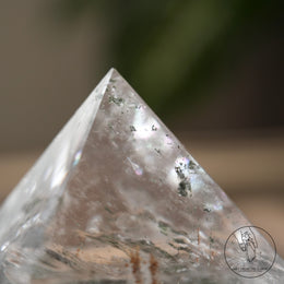 白水晶金字塔幽靈髮晶共生