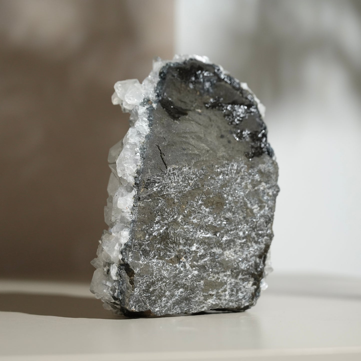 黑底鑽石魚眼石