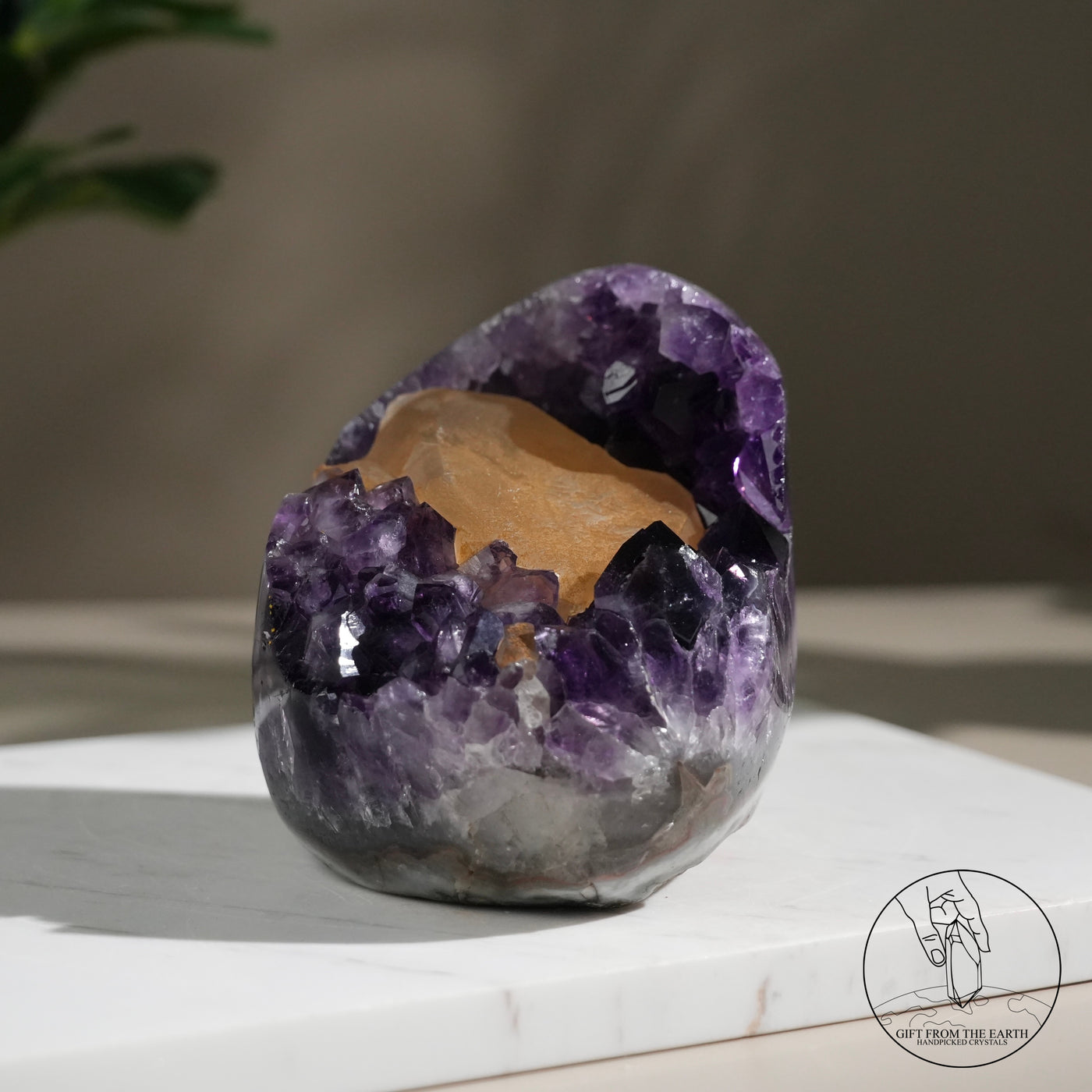 紫水晶簇黃方解石共生