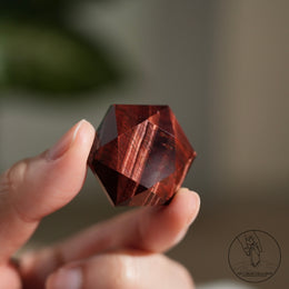 紅虎眼石大衛星