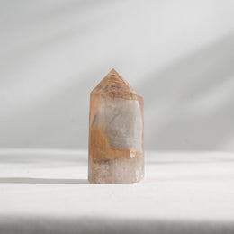 灰黃兔毛水晶柱
