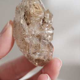 黃泥骸骨水晶